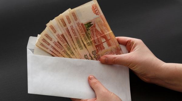 Аналитики выяснили, сколько россиян готовы получать «серую» зарплату 