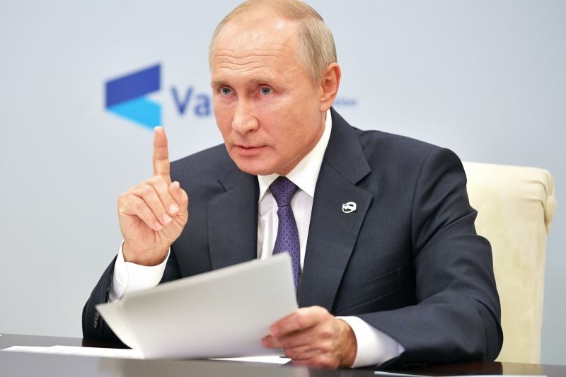 Путин объяснил рекордный рост цен на газ в ЕС политикой Еврокомиссии
