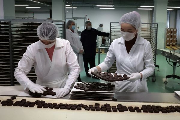 Российские кондитеры оценили ущерб от спора с Белоруссией из-за сиропа в конфетах 
